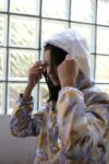 ぱちぱち音* - Blouson en jacquard lamé à capuche