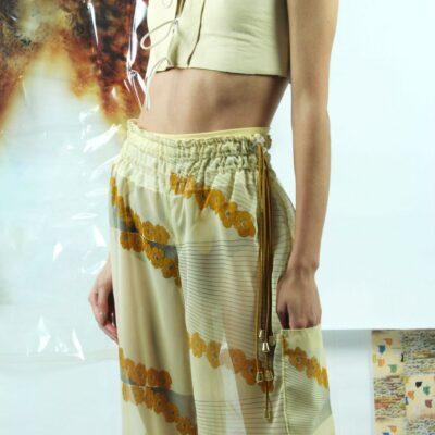 花弁* pantalon large et transparent