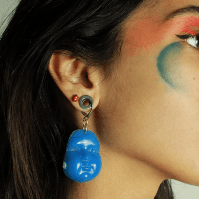 曽祖母*, Boucle d'oreille visage de poupée