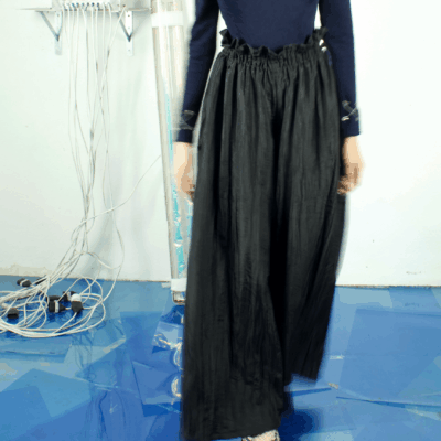 F2B9DDE5-562C-4B9A-9A26-1EDB67AE8D73_1_201_a 暗闘* Pantalon très ample noir