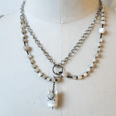2024-02-23 17.34bis 揺り馬* Collier cheval à bascule